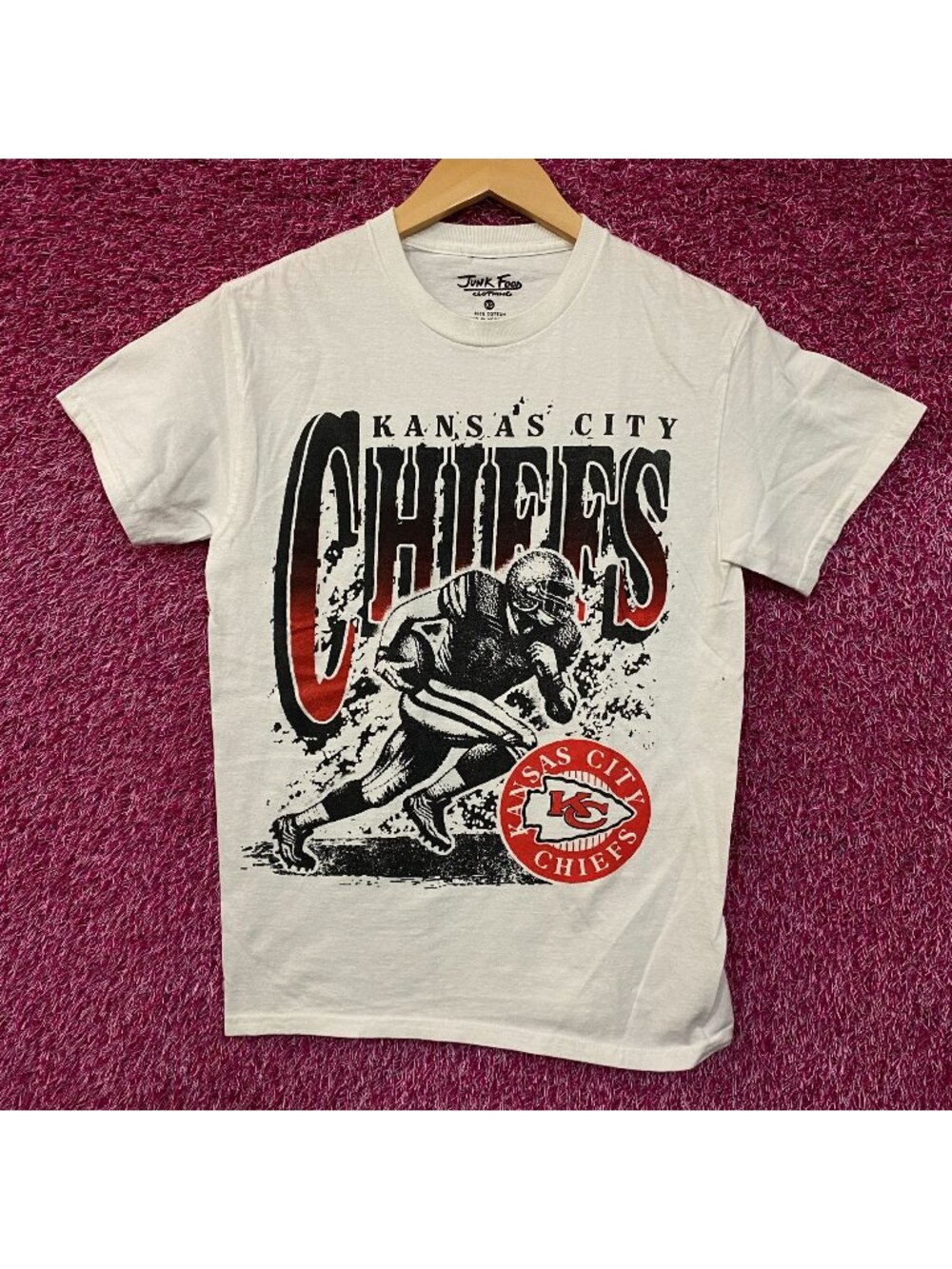 Junk Food Clothing Kansas City Chiefs Rushing Flea Market T-Shirt XS